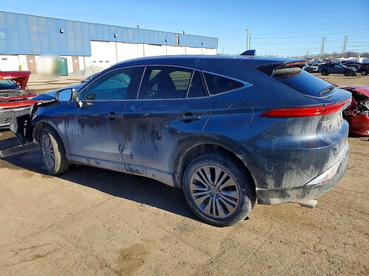 2022 Toyota Venza Le - Image 2