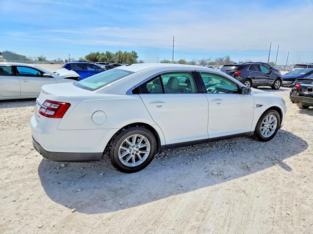 2013 Ford Taurus Se - Image 3