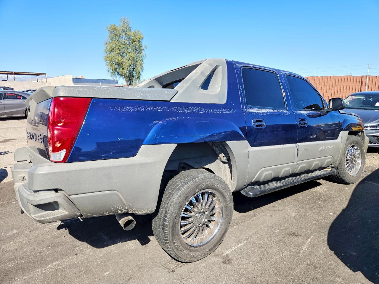 2002 Chevrolet Avalanche C1500 - Фото 3
