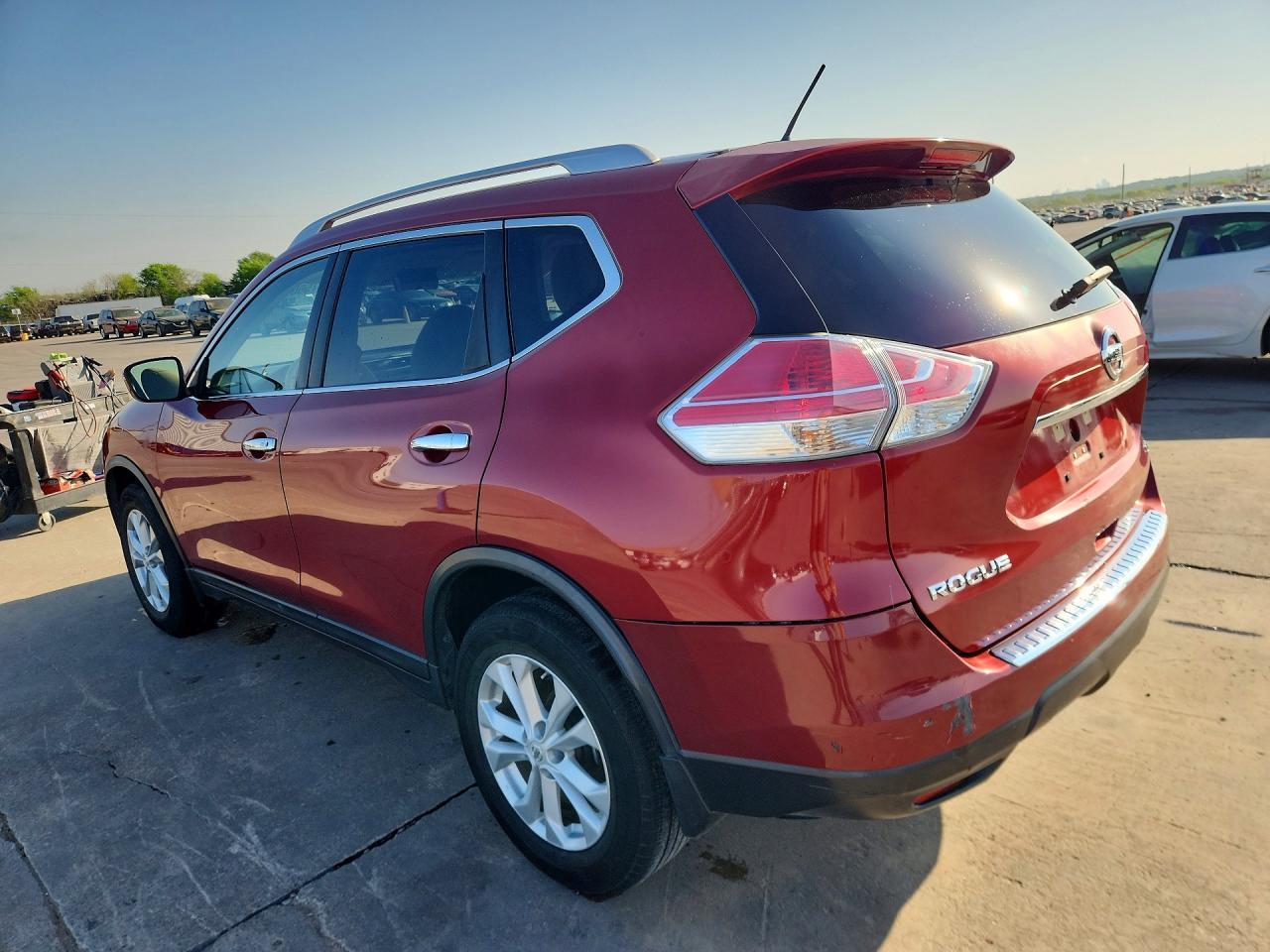 2015 Nissan Rogue Sv - Image 2