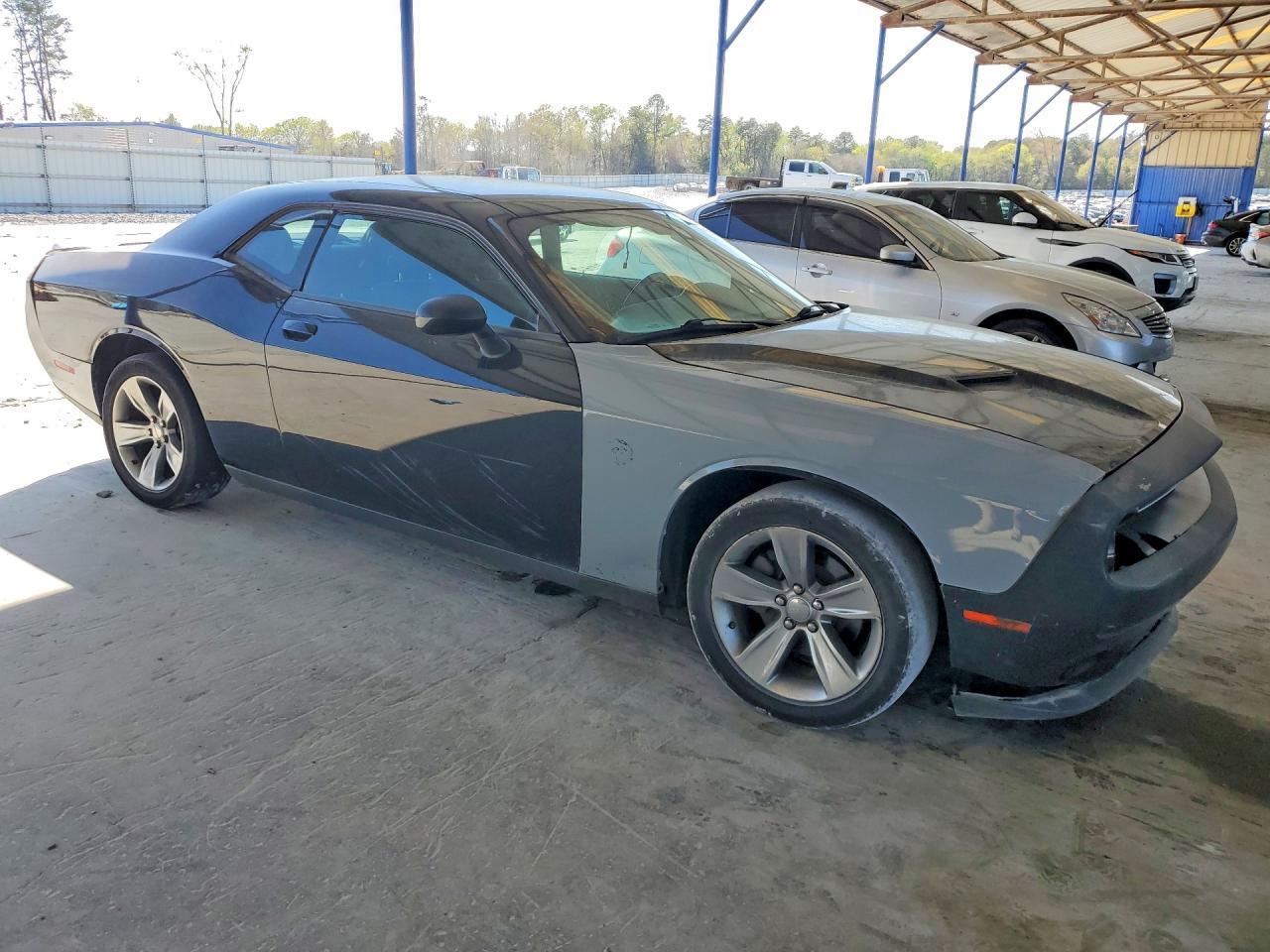 2019 Dodge Challenger Sxt - Image 4