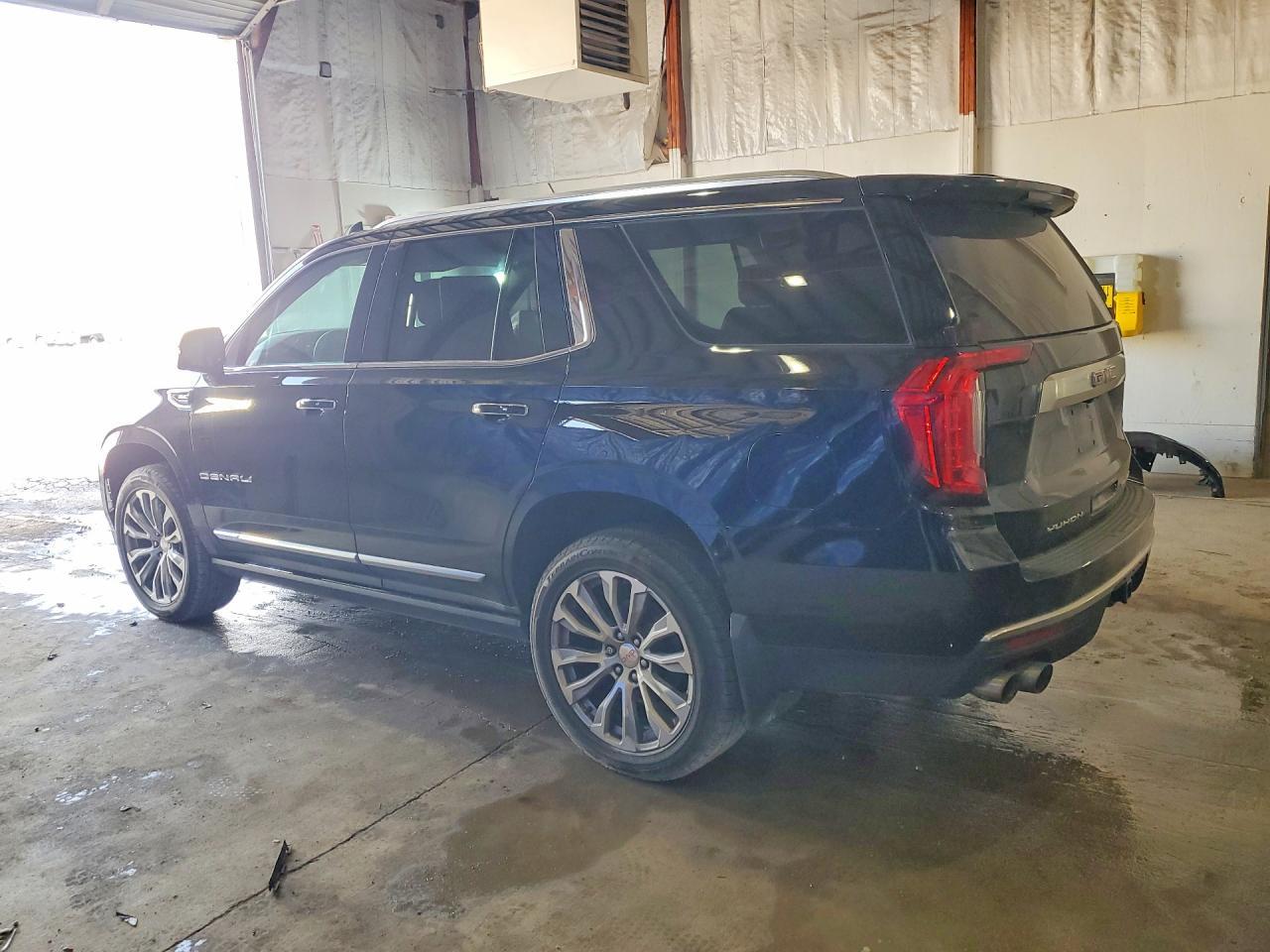 2021 GMC Yukon Denali - Фото 2