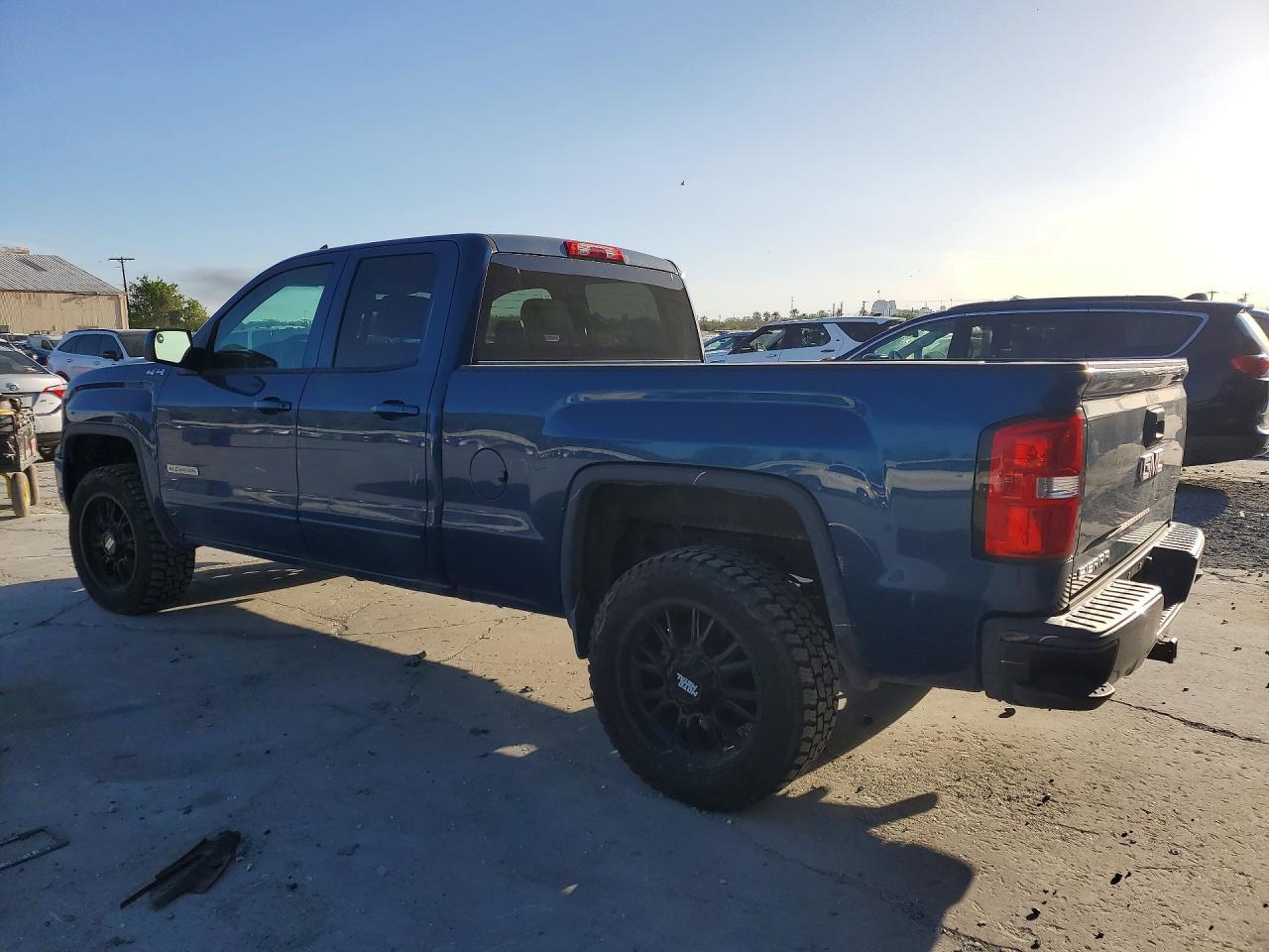 2016 GMC Sierra K1500 - Image 2