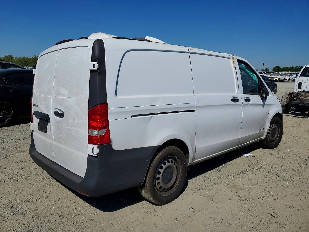 2022 Mercedes Benz Metris Delivery Van - Фото 3