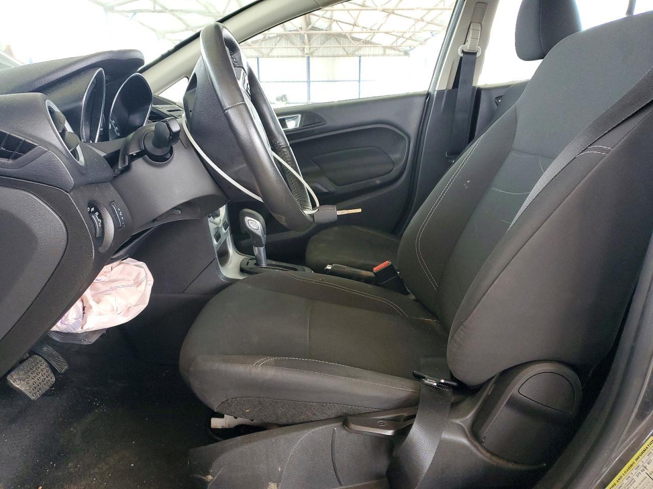 2016 Ford Fiesta Se - Фото 7
