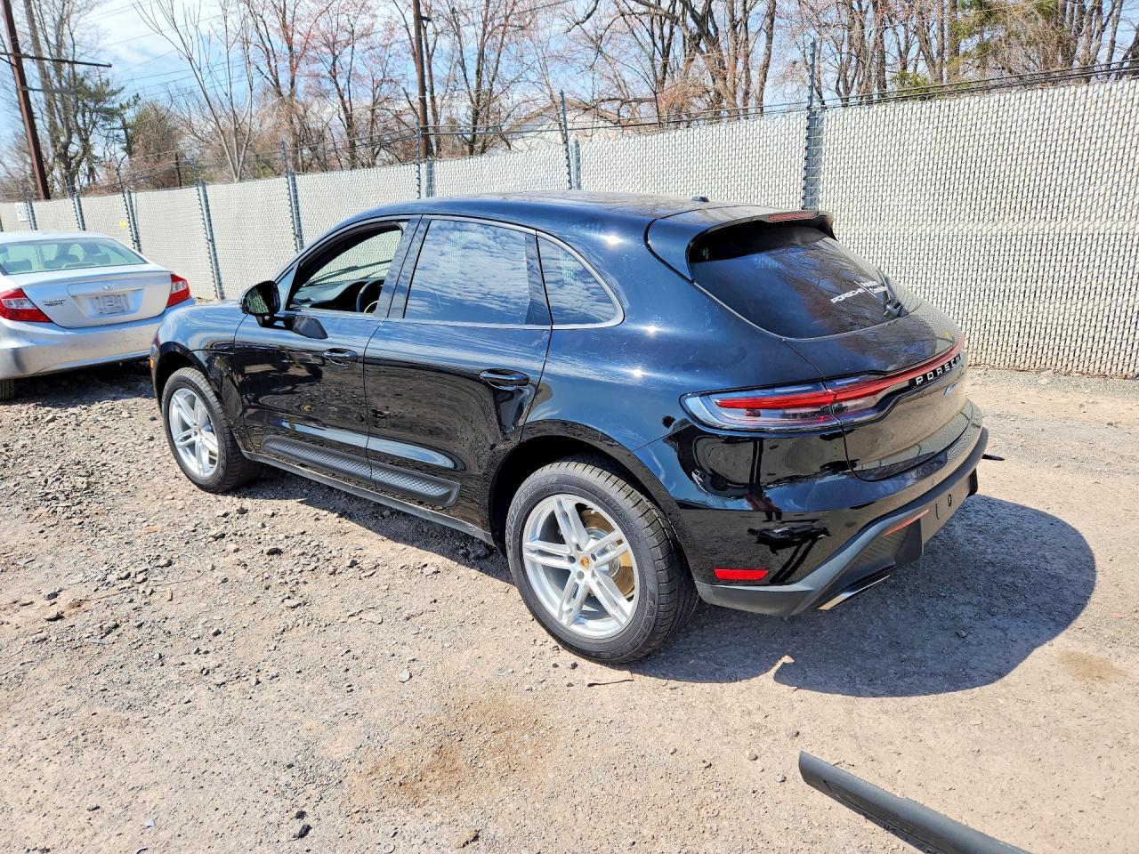 2026 Porsche Macan Base - Image 2