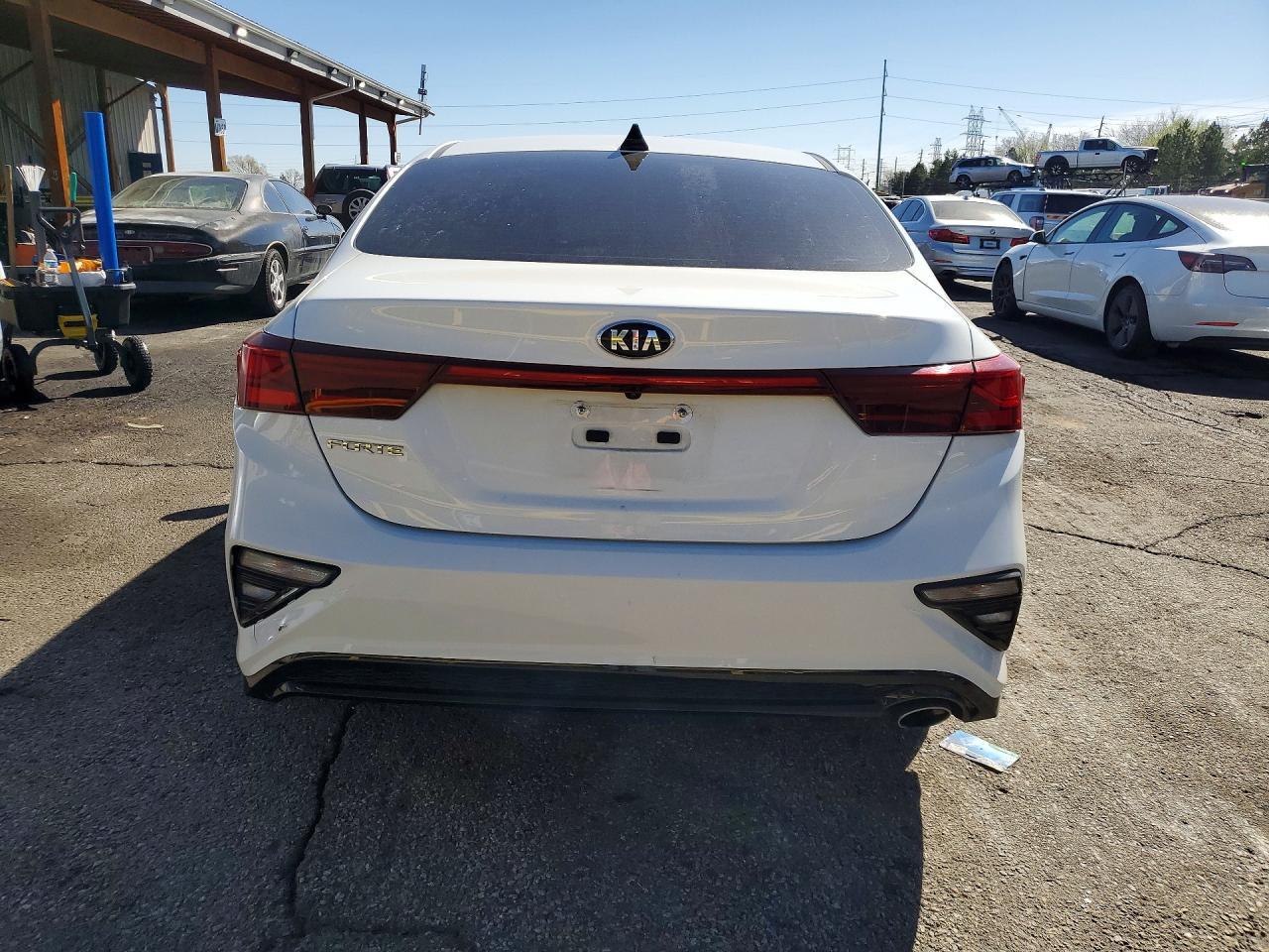 2020 Kia Forte Lxs - Image 6