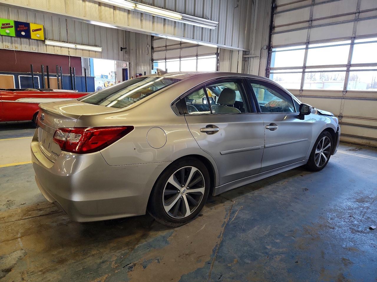 2017 Subaru Legacy 2.5I Limited - Фото 3