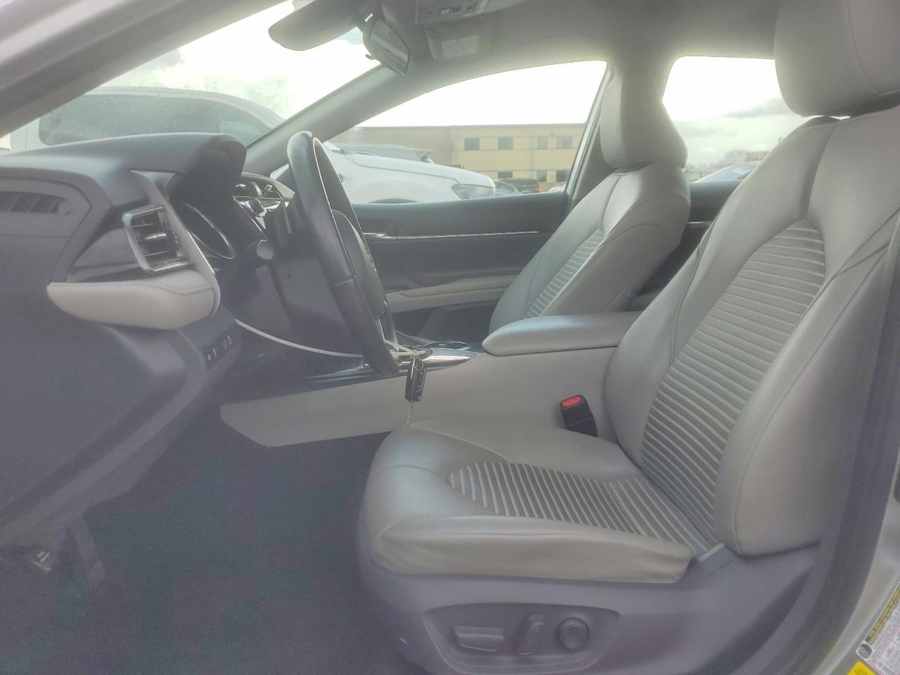 2020 Toyota Camry Se - Фото 7