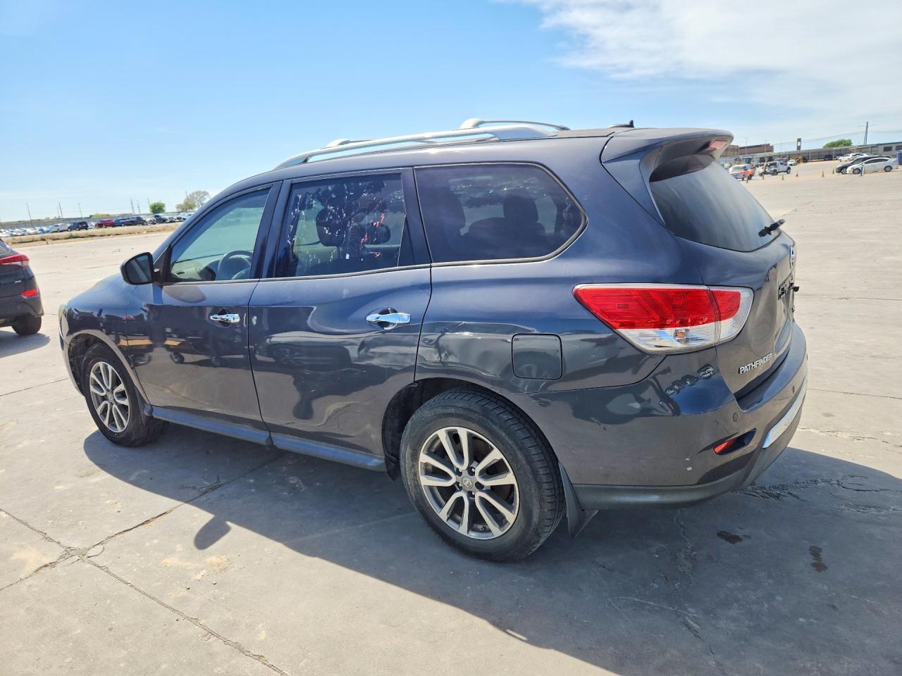 2013 Nissan Pathfinder S - Фото 2