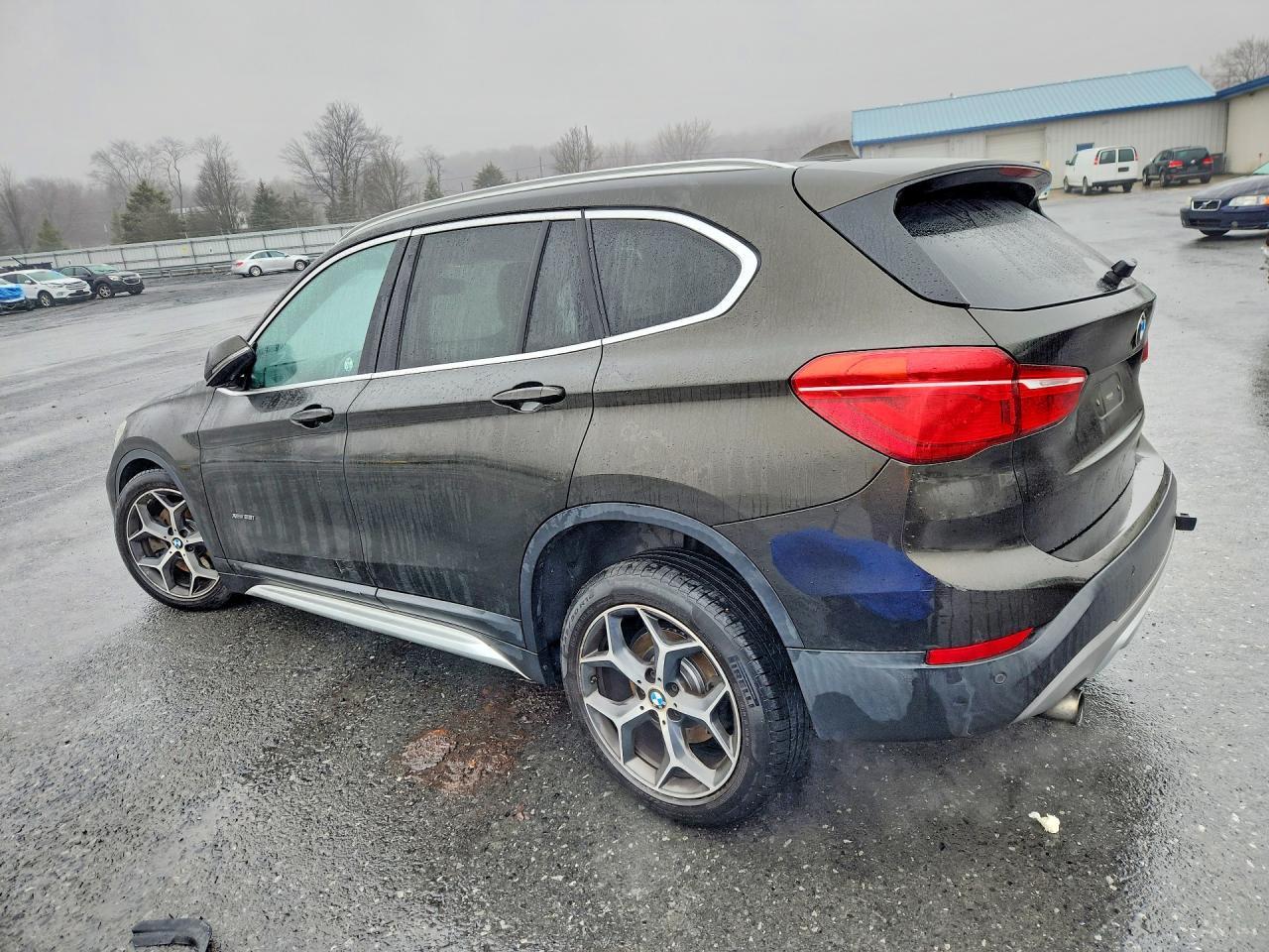 2017 BMW X1 xDrive28I - Фото 2