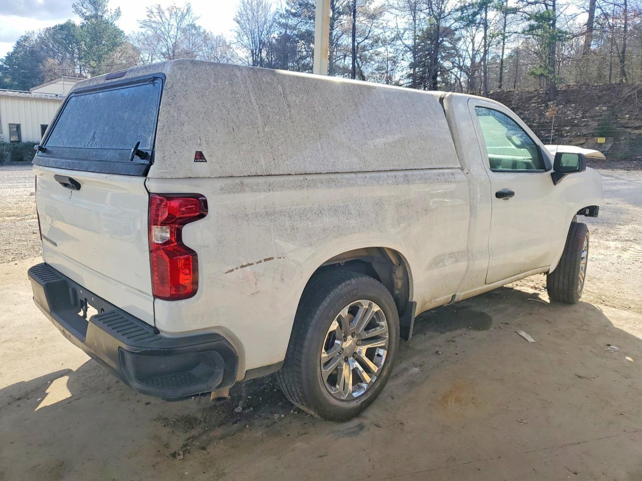 2023 Chevrolet Silverado C1500 - Image 3