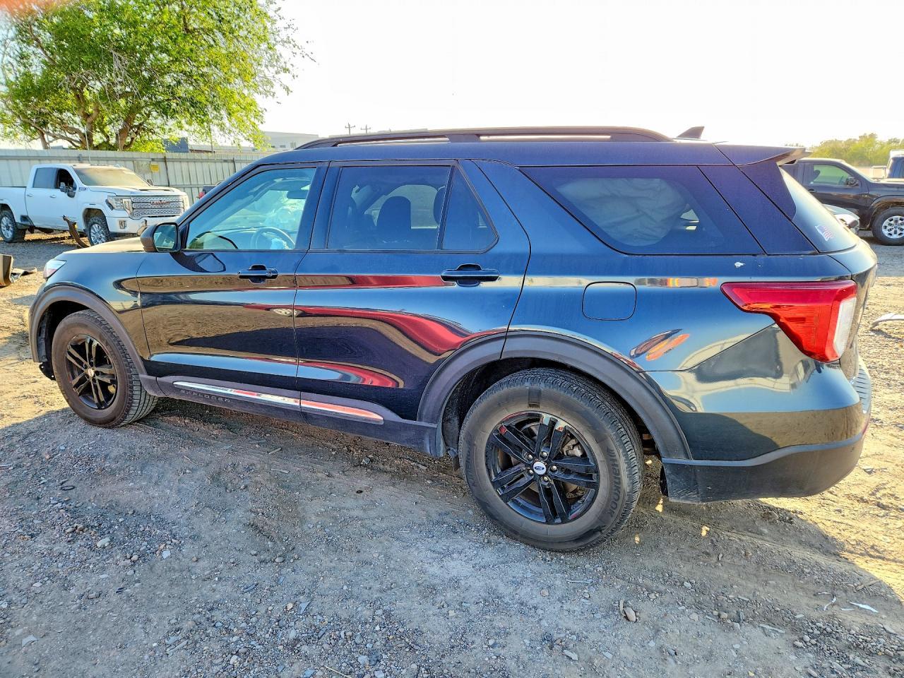 2023 Ford Explorerxl - Фото 2