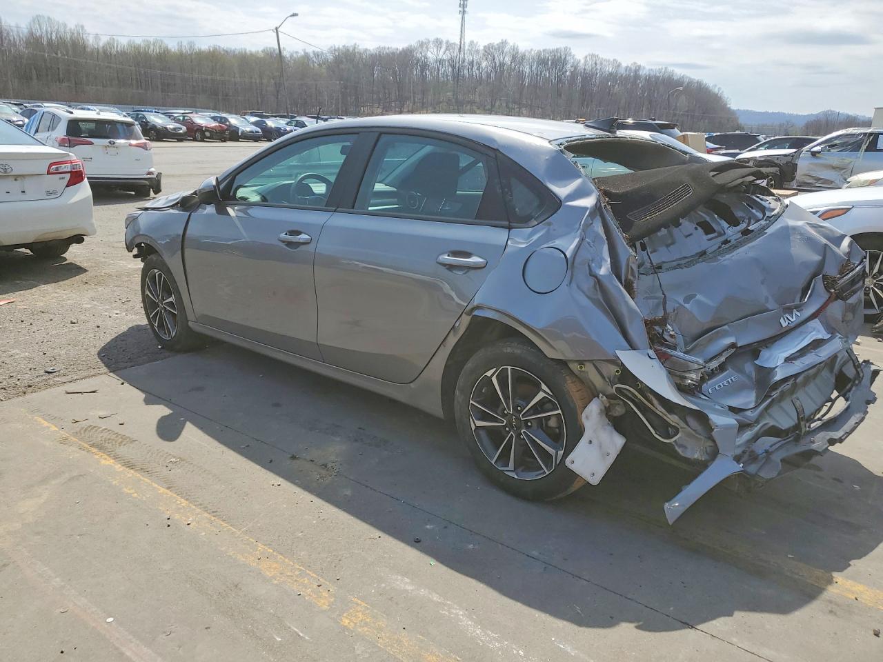 2024 Kia Forte Lxs - Image 2