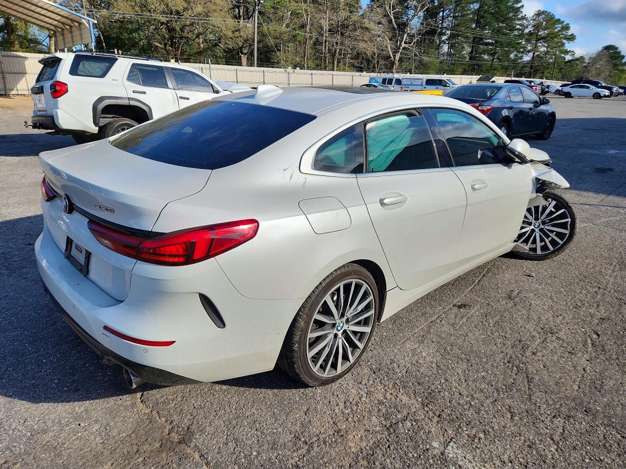 2021 BMW 228Xi - Фото 3