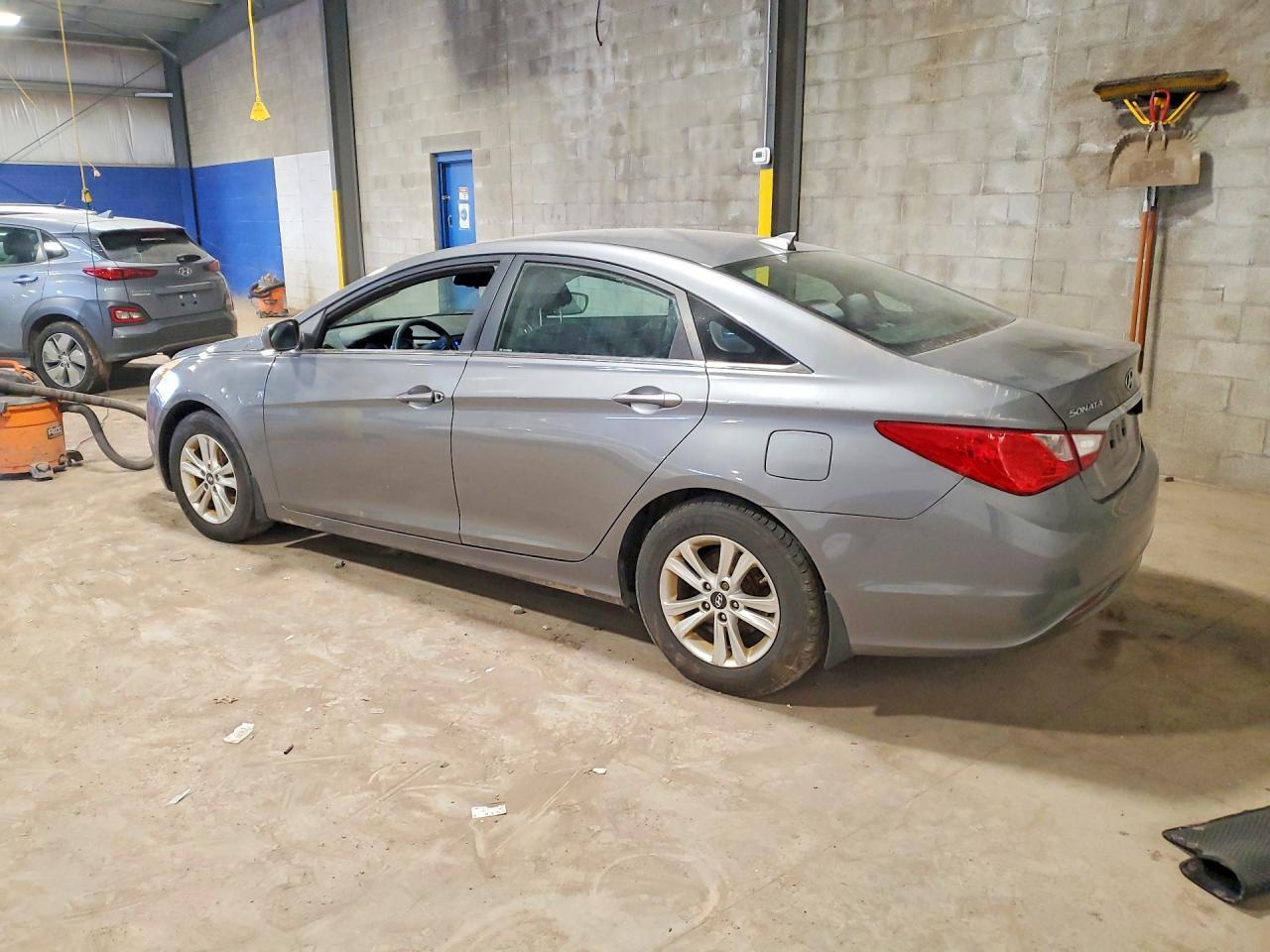 2013 Hyundai Sonata Gls - Фото 2