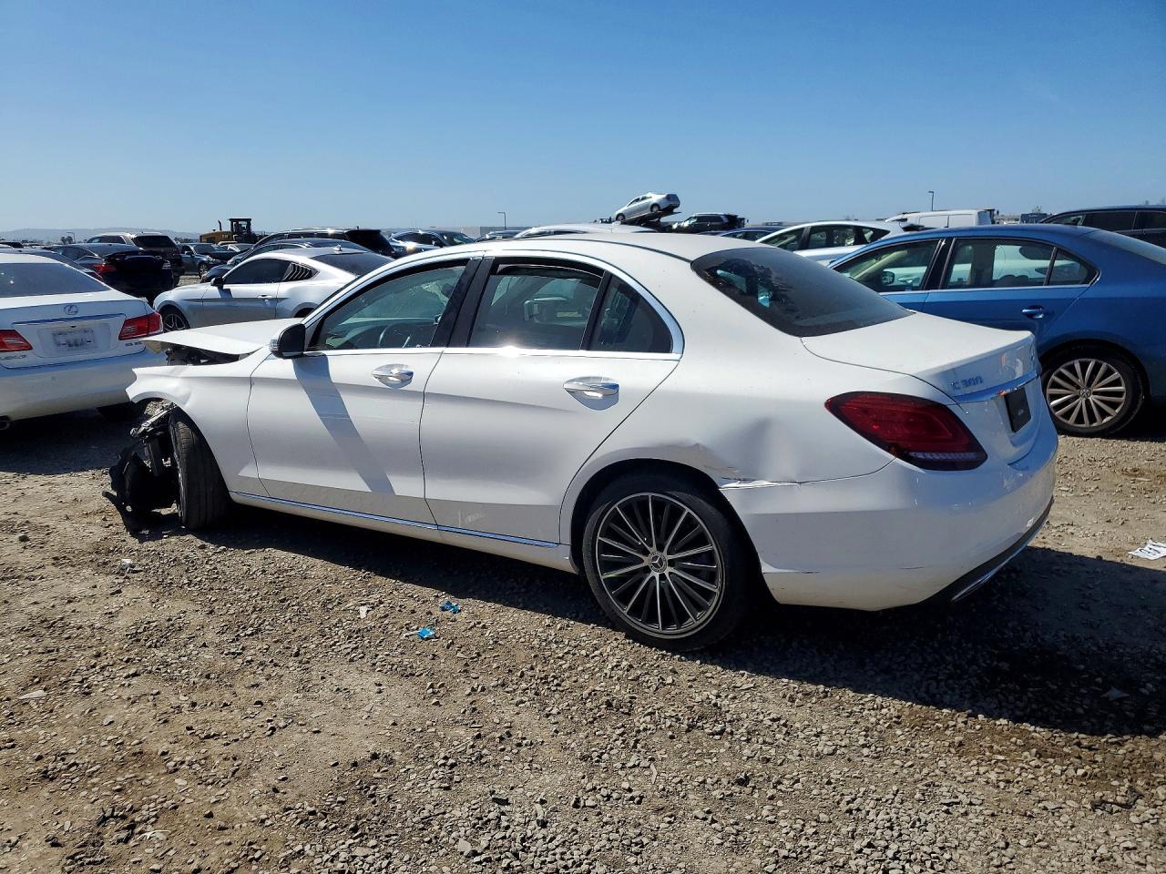 2021 Mercedes-Benz C 300 - Фото 2