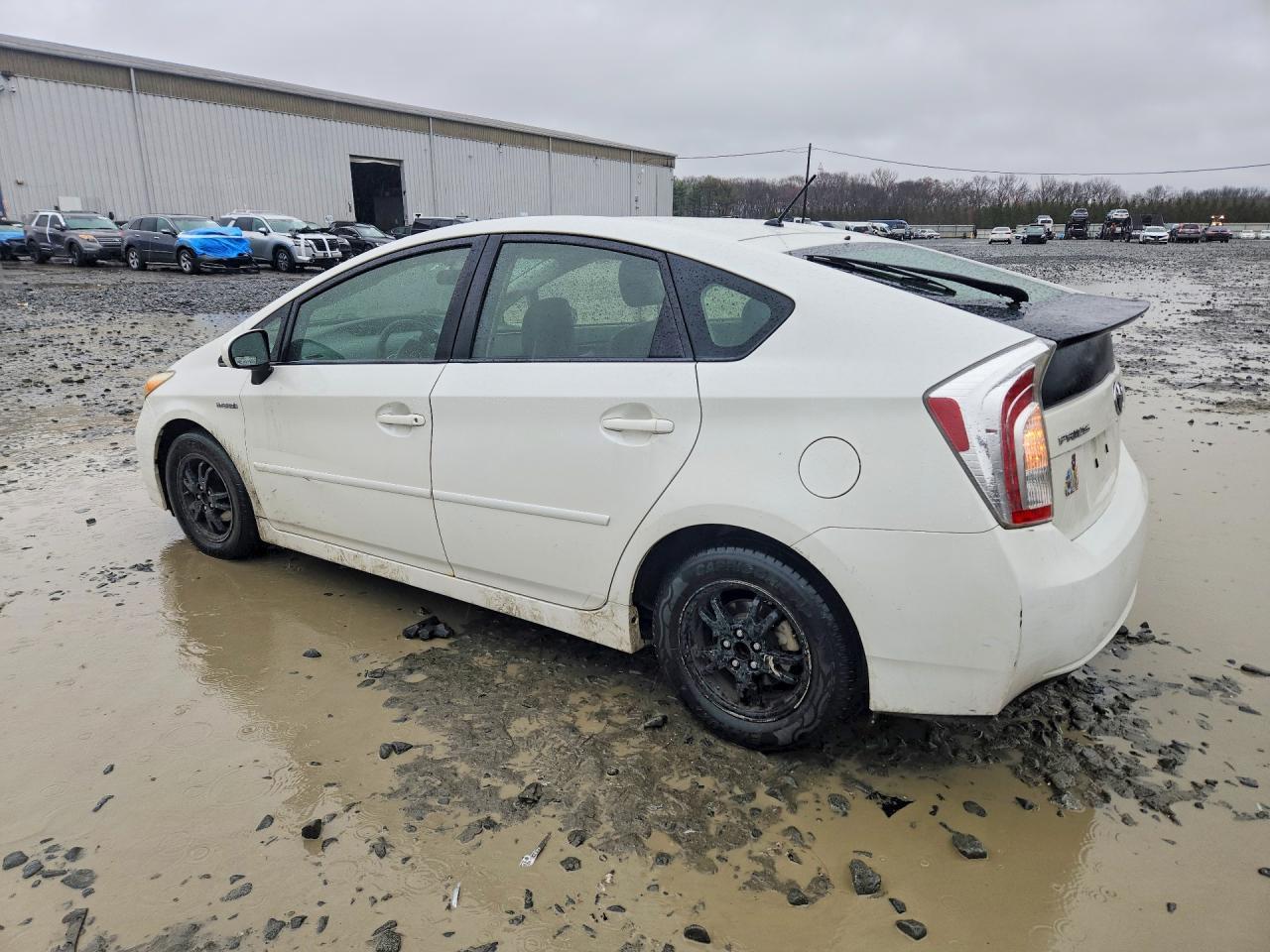 2014 Toyota Prius Two - Фото 2