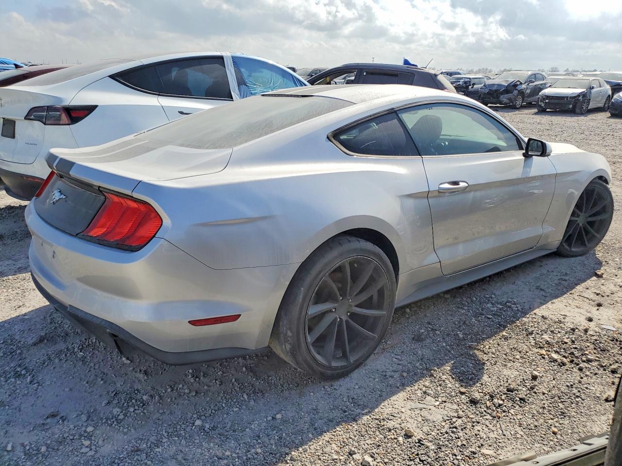 2018 Ford Mustang - Фото 3