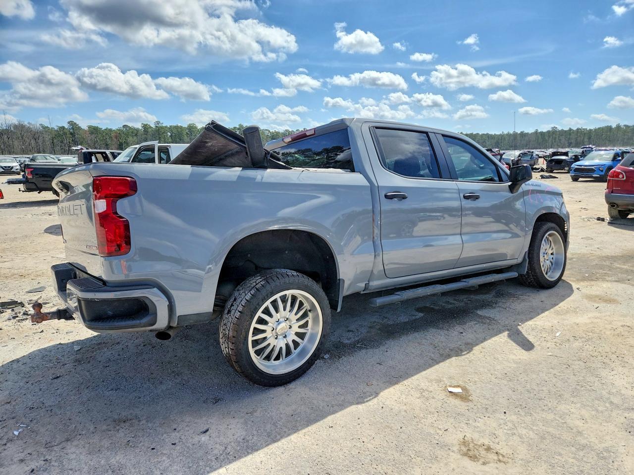 2024 Chevrolet Silverado C1500 Custom - Фото 3