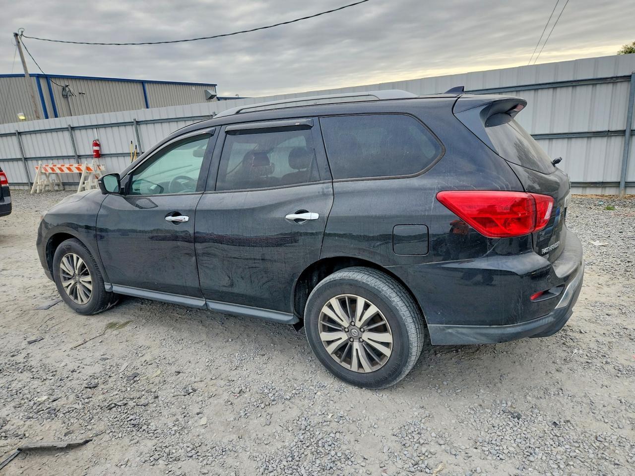 2019 Nissan Pathfinder Sl - Фото 2