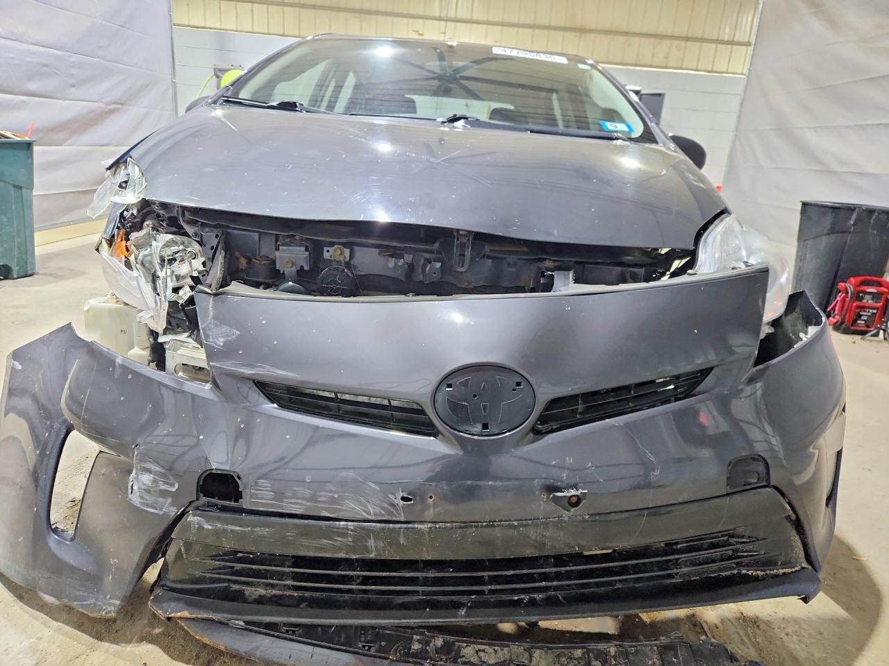 2014 Toyota Prius Two - Фото 5