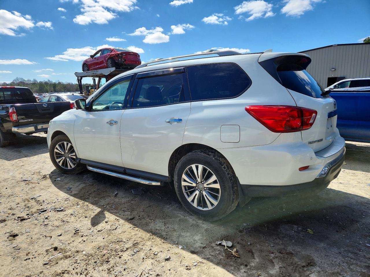 2020 Nissan Pathfinder Sl - Image 2