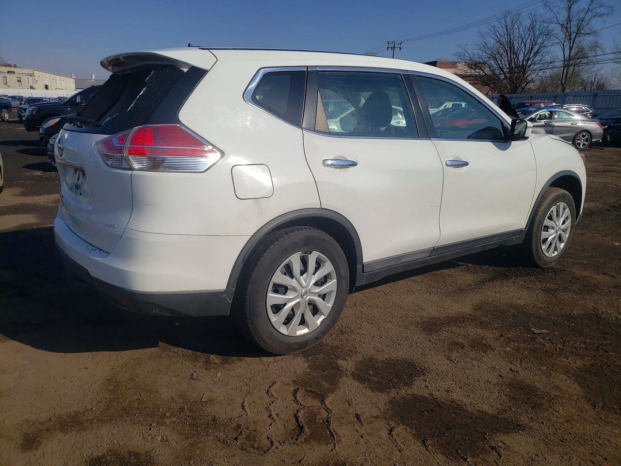 2015 Nissan Rogue S - Image 3