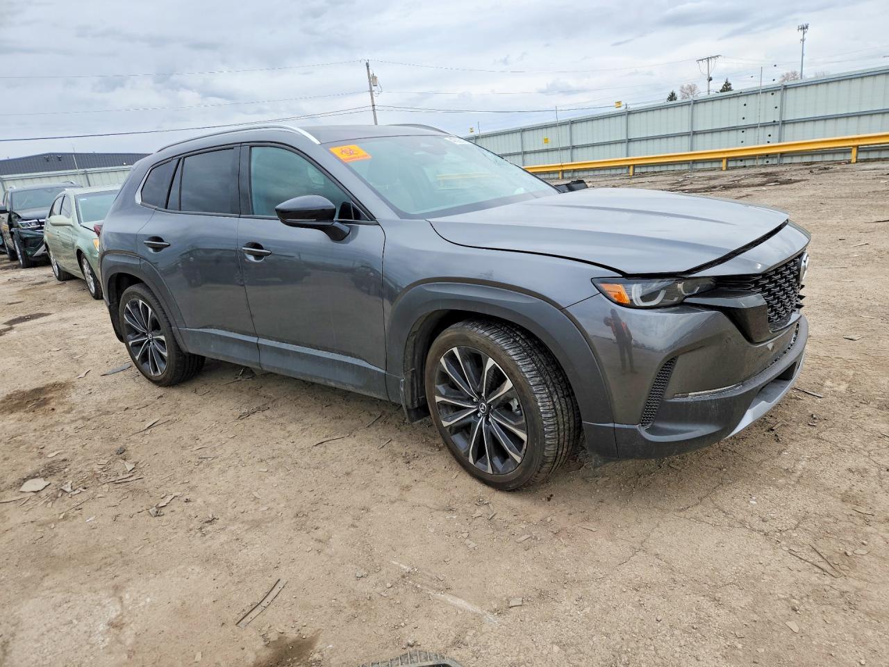 2025 Mazda Cx-50 Premium Plus - Image 4