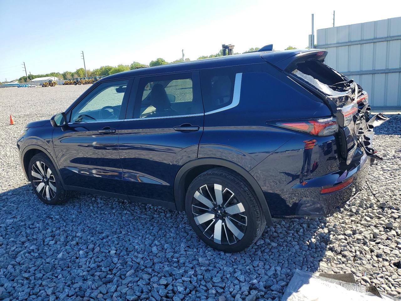 2025 Mitsubishi Outlander Se - Image 2