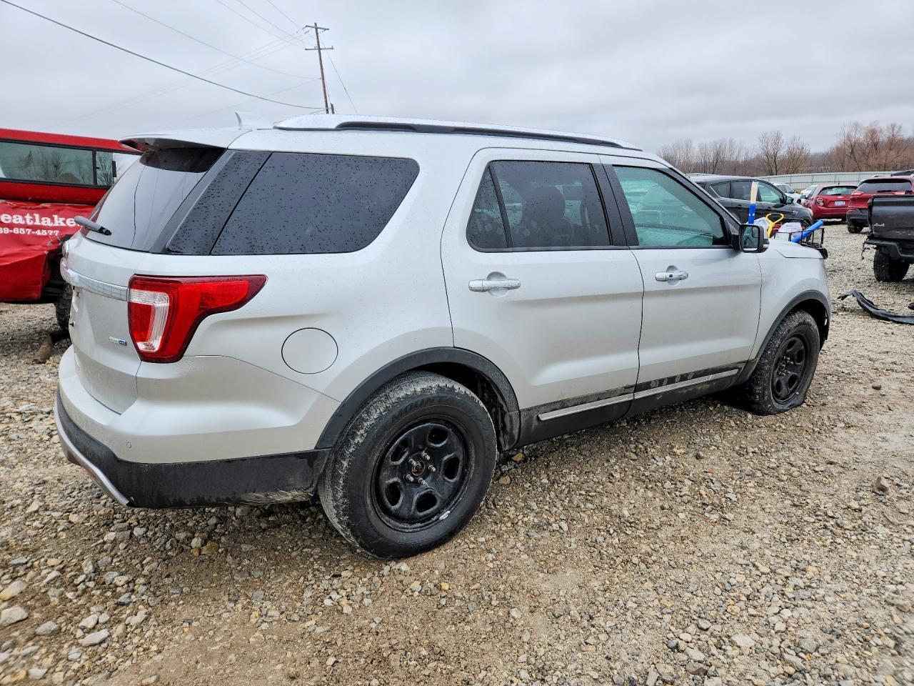 2016 Ford Explorer Limited - Image 3