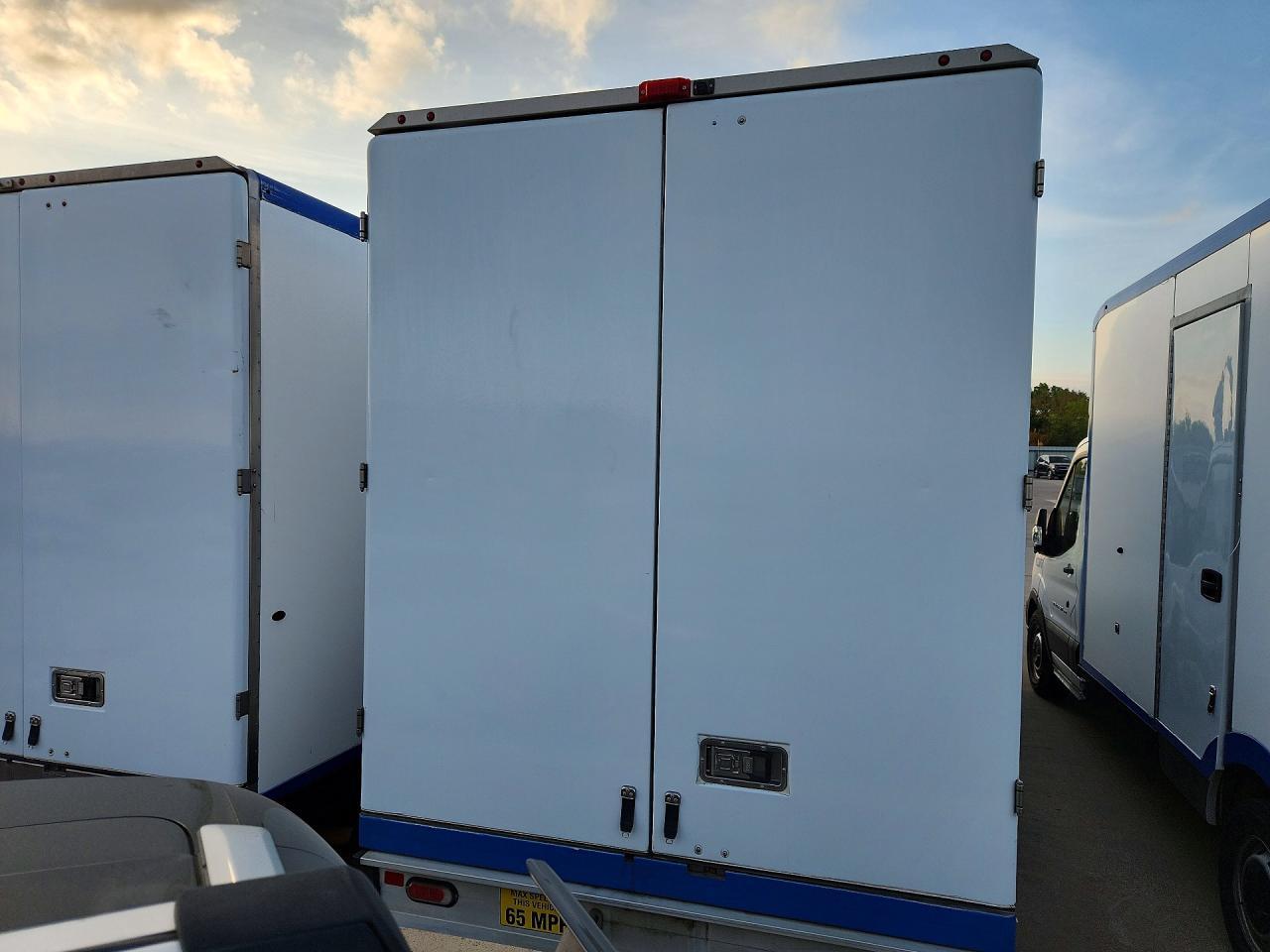 2022 Ford Transit Delivery Truck - Фото 6