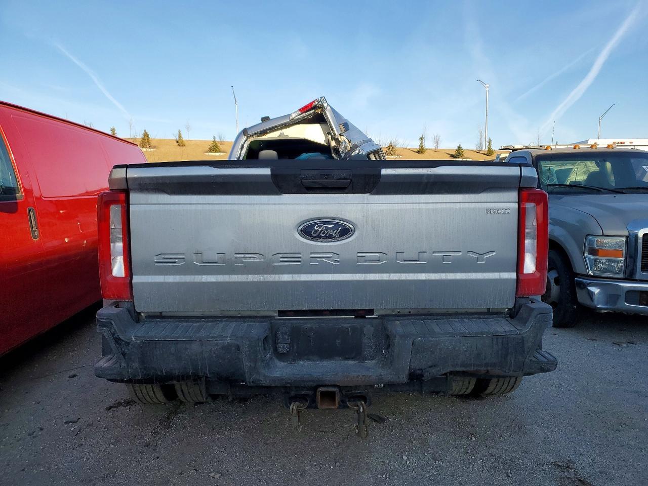 2024 Ford F350 Super Duty - Image 6