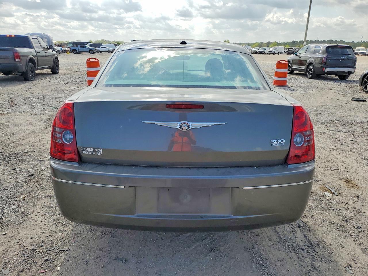 2010 Chrysler 300 Touring - Фото 6