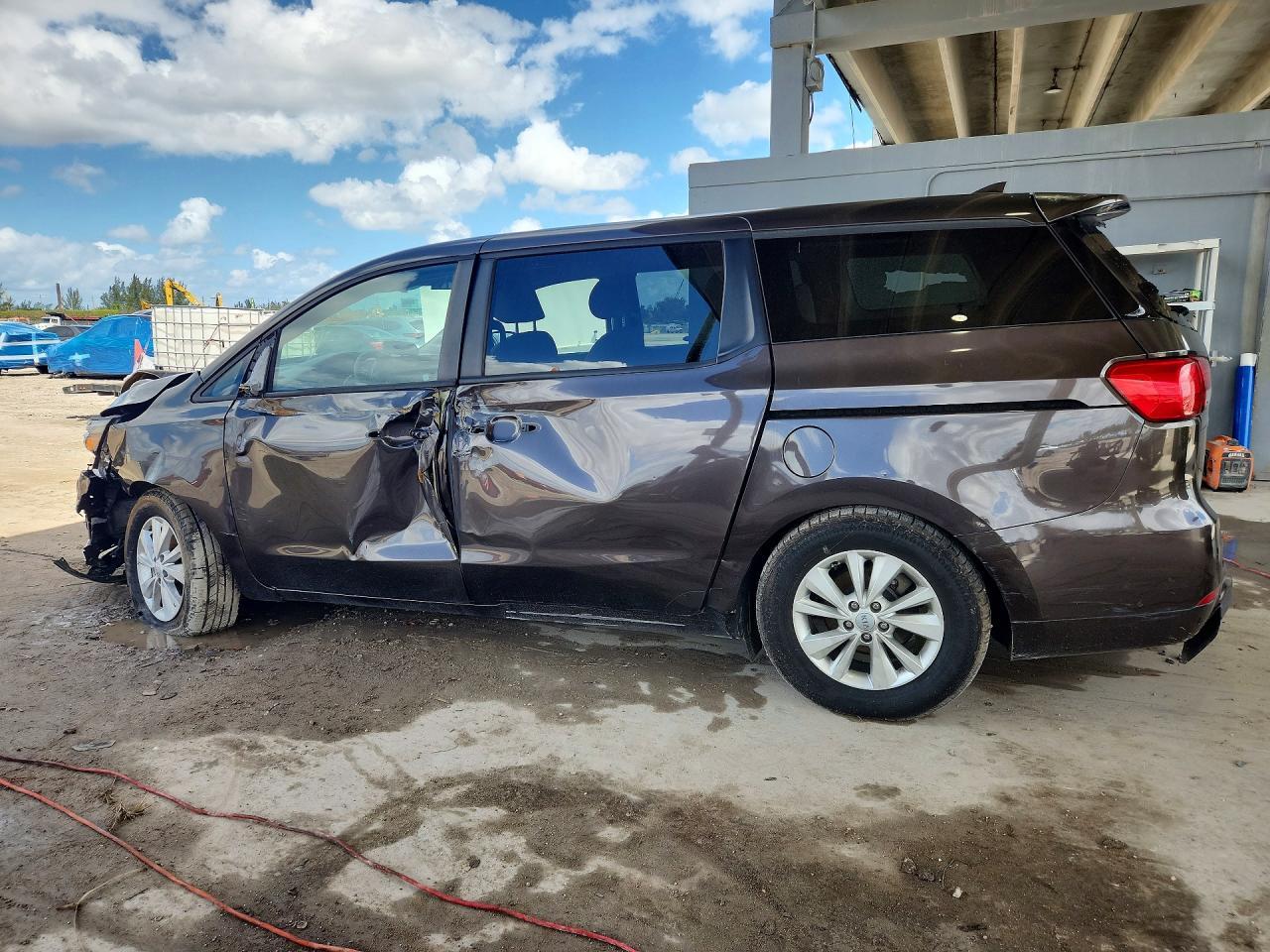 2018 Kia Sedona Lx - Фото 2