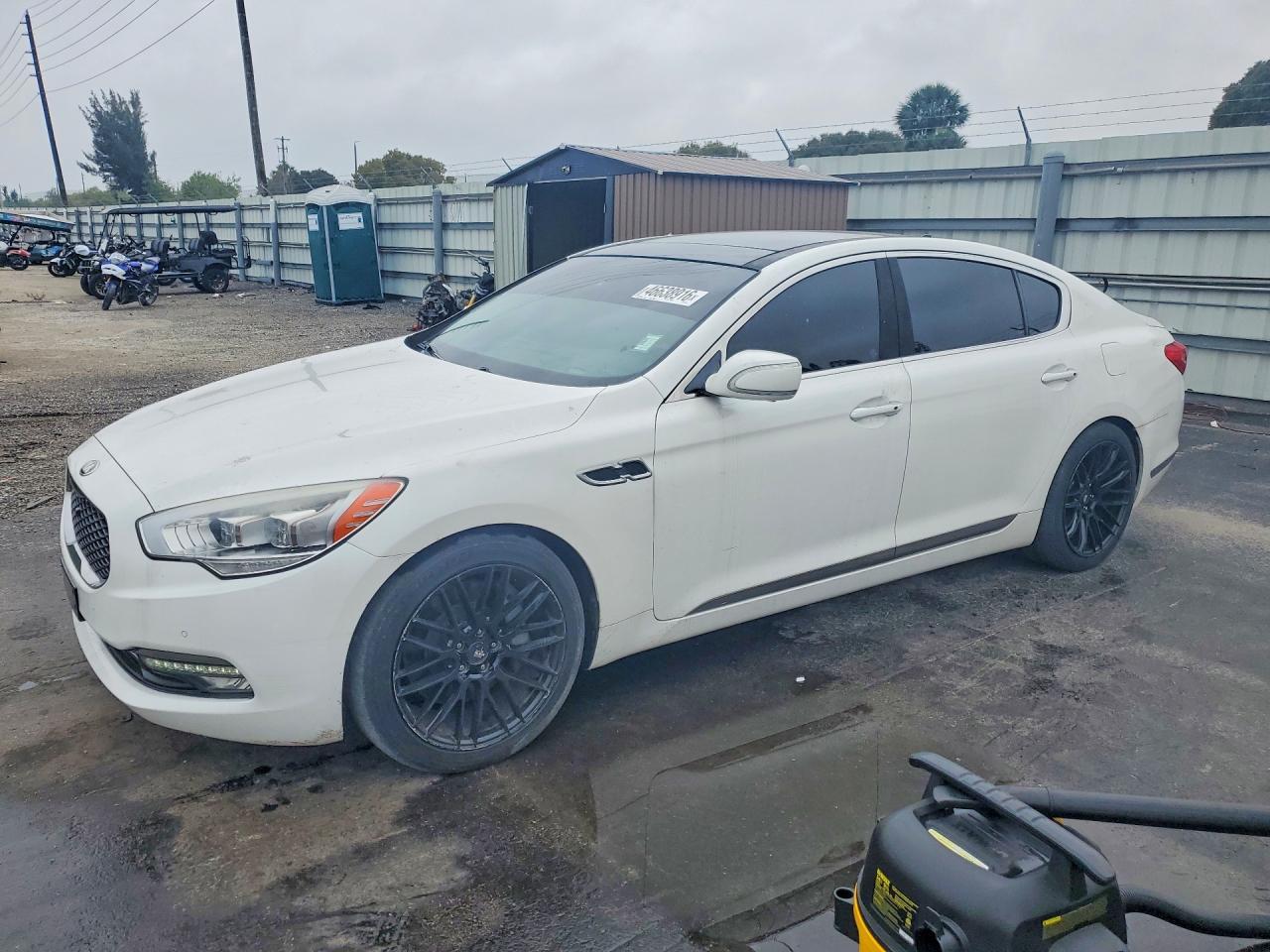 2015 Kia K900 Luxury