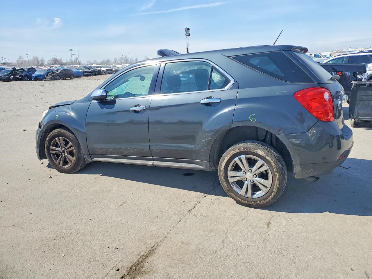 2013 Chevrolet Equinox Ls - Image 2