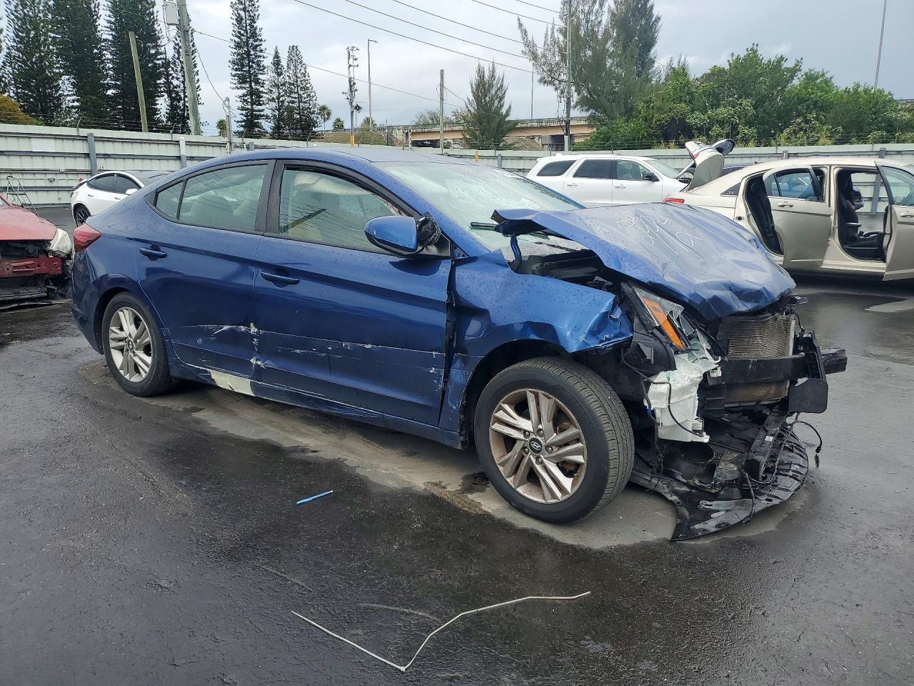 2019 Hyundai Elantra Sel - Image 4