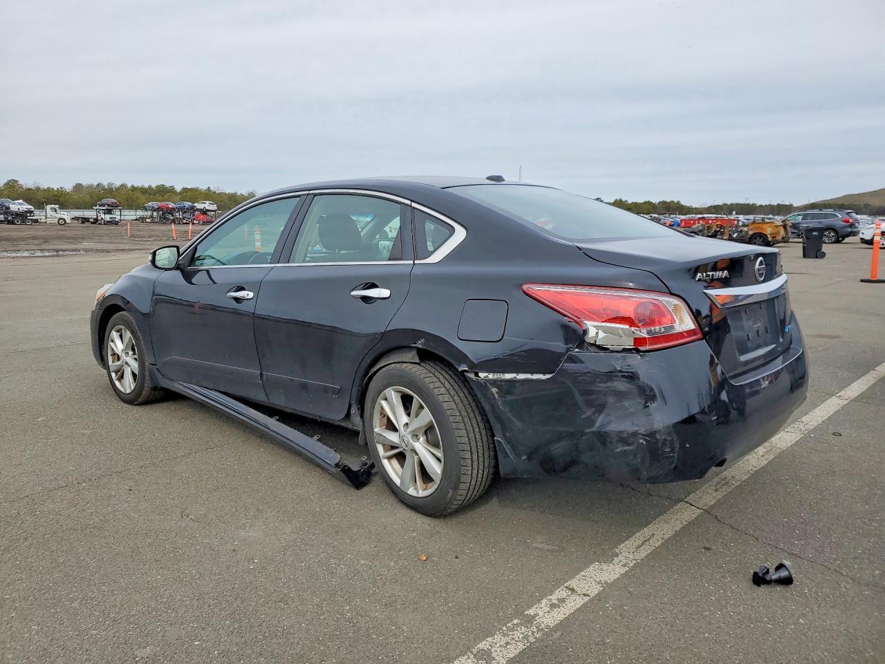 2013 Nissan Altima 2.5 - Фото 2