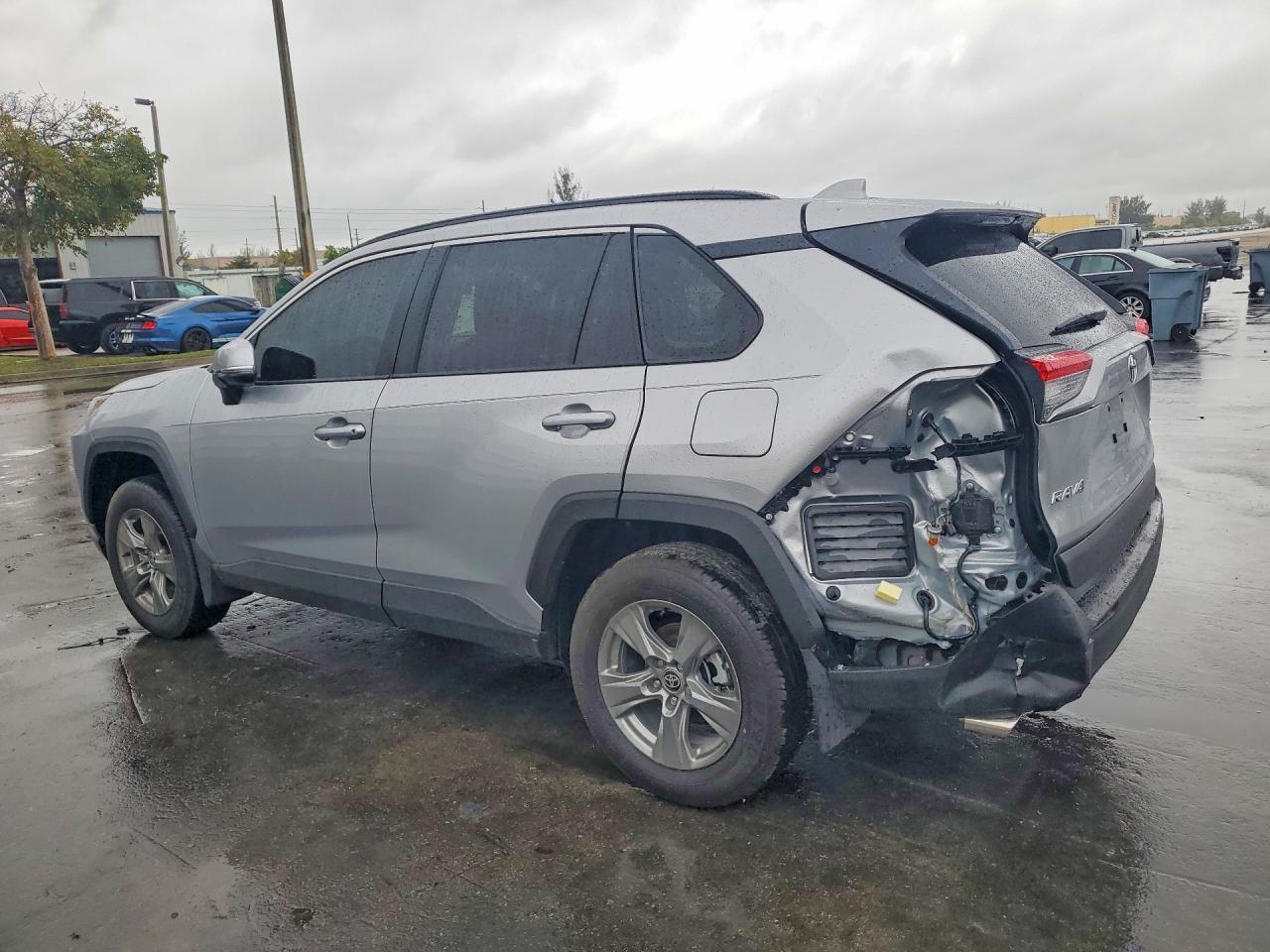 2025 Toyota Rav4 Xle - Фото 2