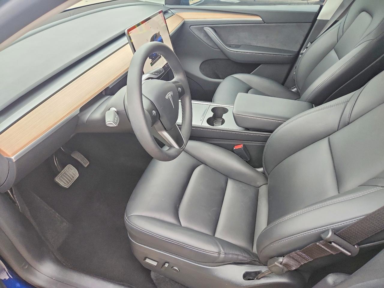 2024 Tesla Model Y - Image 7