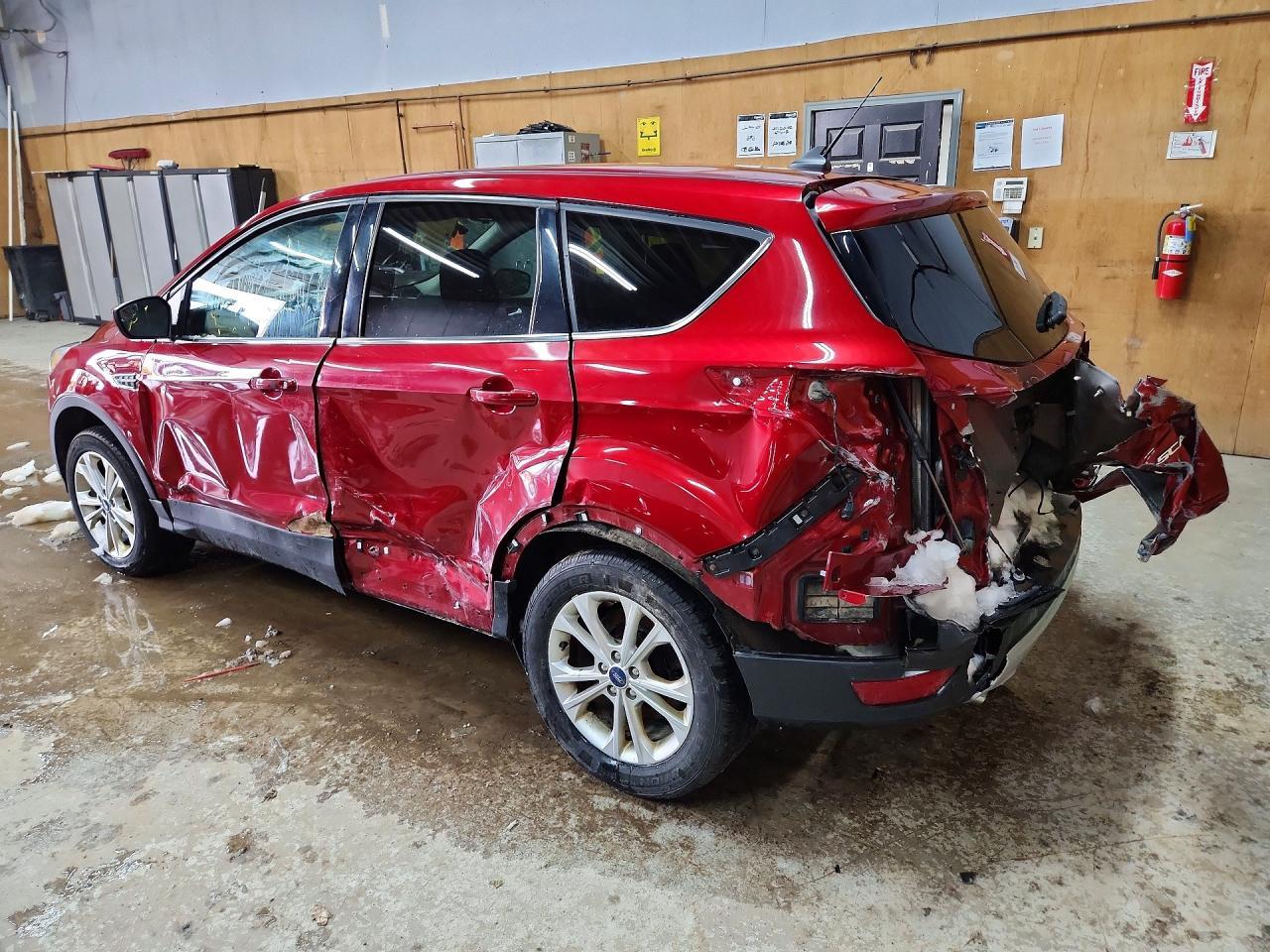 2019 Ford Escape Se - Фото 2