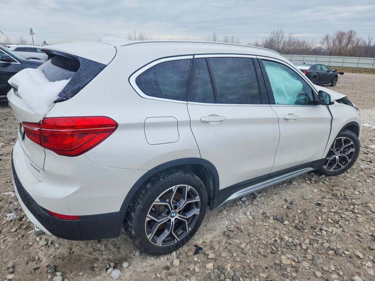 2021 BMW X1 xDrive28I - Image 3