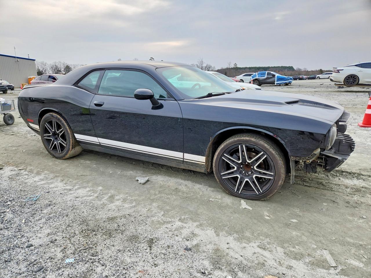2016 Dodge Challenger Sxt - Image 4