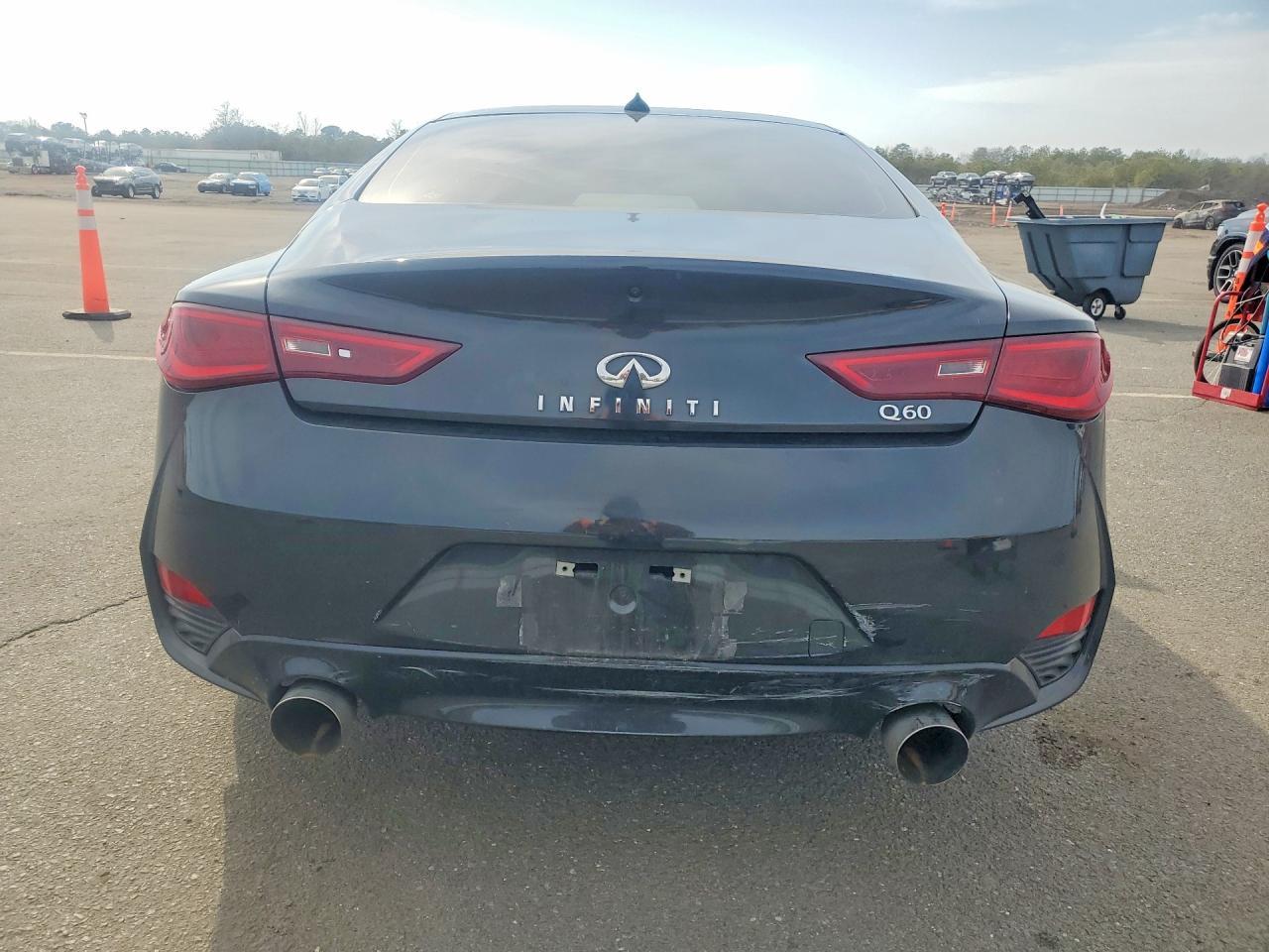 2017 Infiniti Q60 3.0T Premium - Image 6