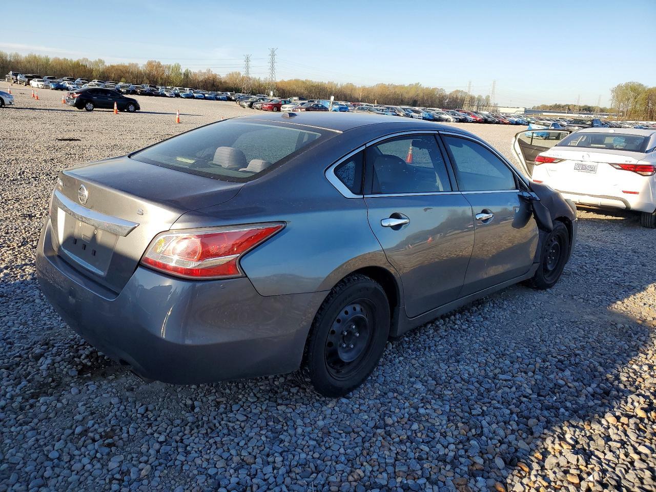 2015 Nissan Altima 2.5 S - Фото 3