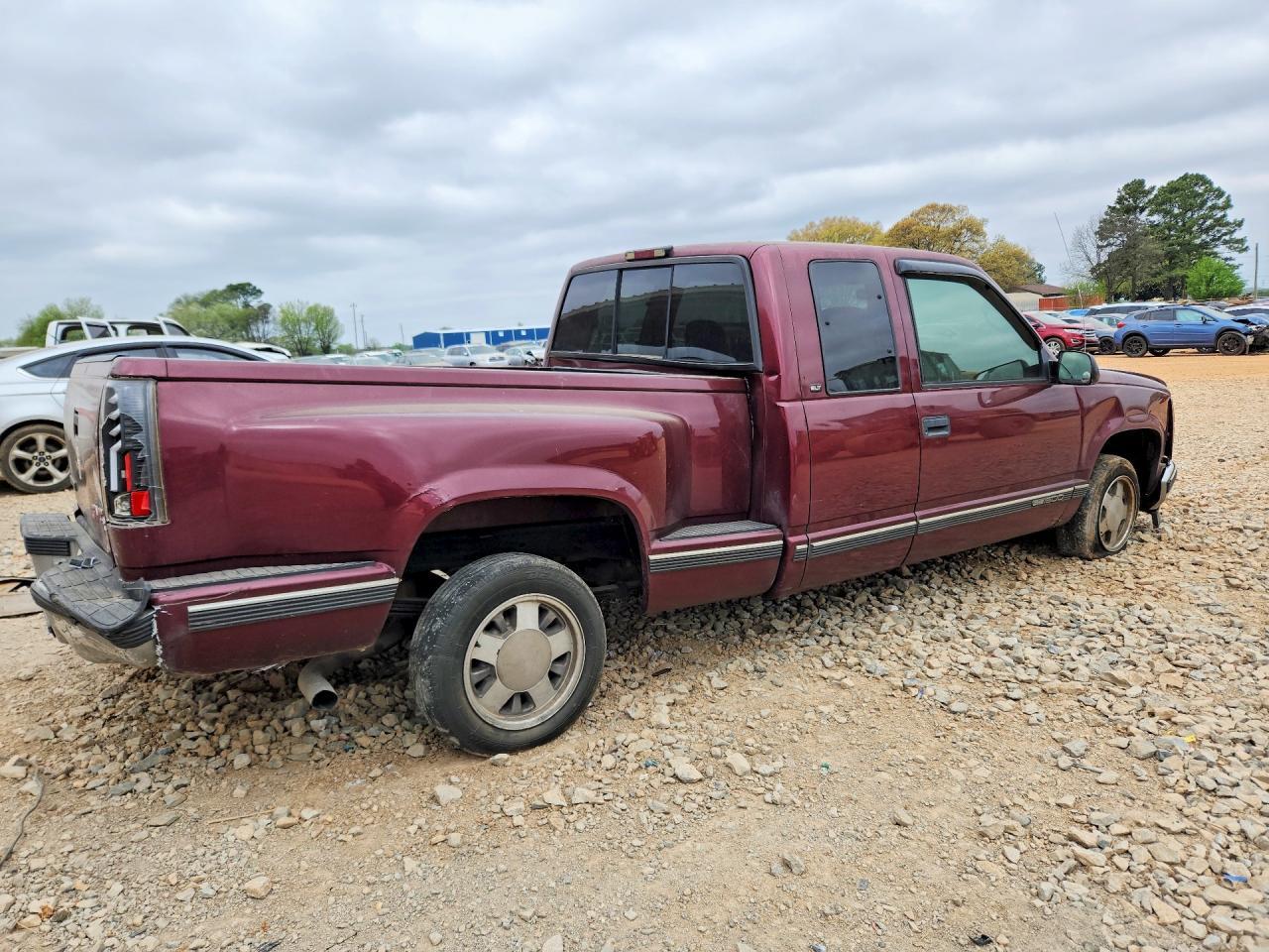 1997 GMC Sierra C1500 - Image 3
