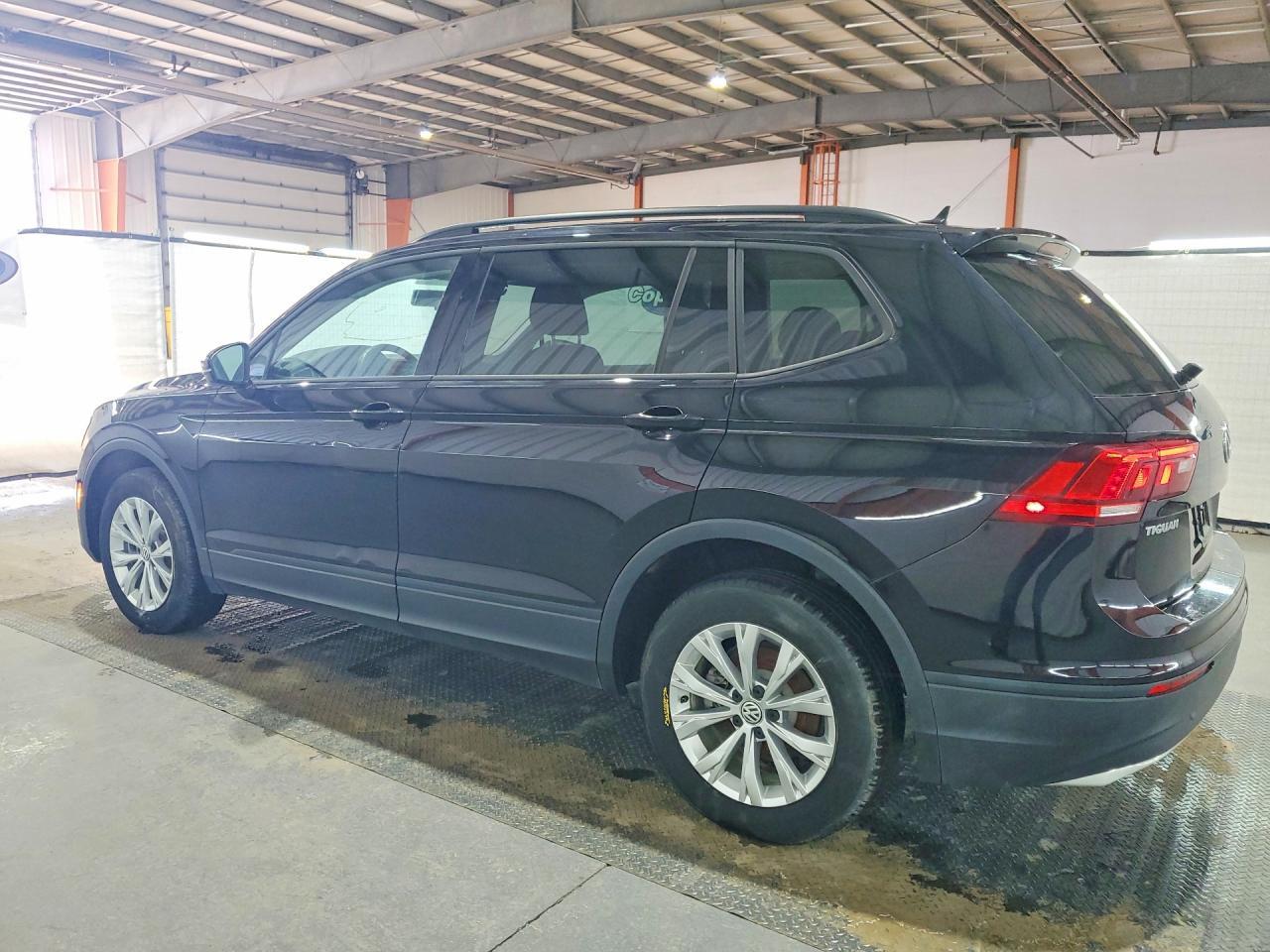2018 Volkswagen Tiguan S - Фото 2