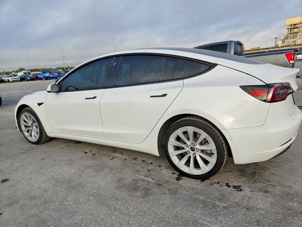 2022 Tesla Model 3 - Фото 2