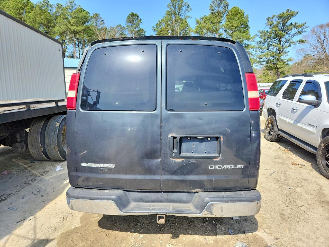 2004 Chevrolet Express G3500 - Фото 6